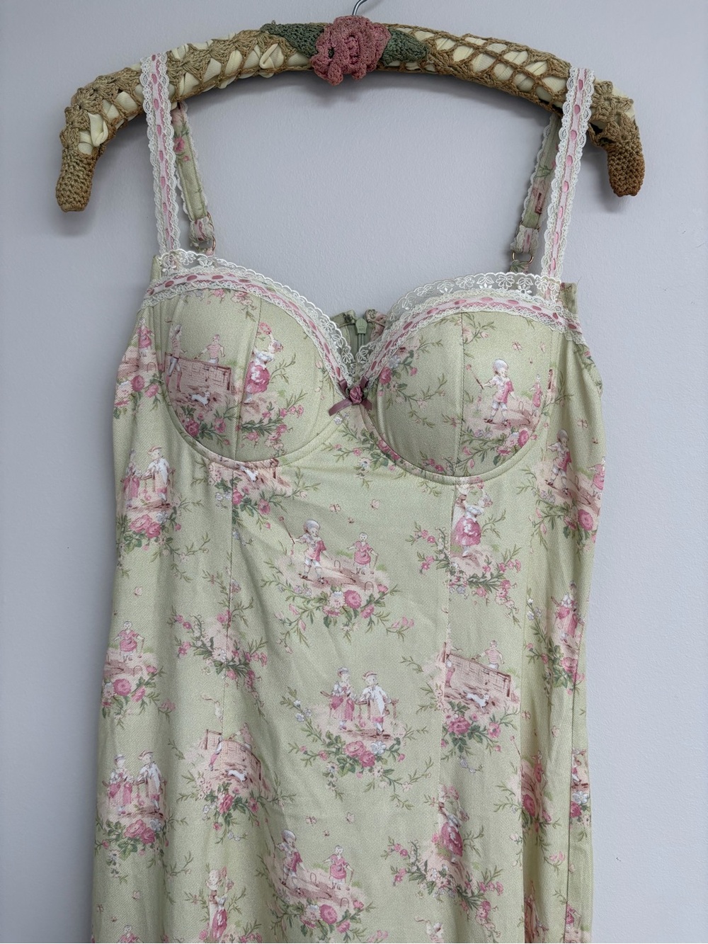 Lacemade delicate dress
